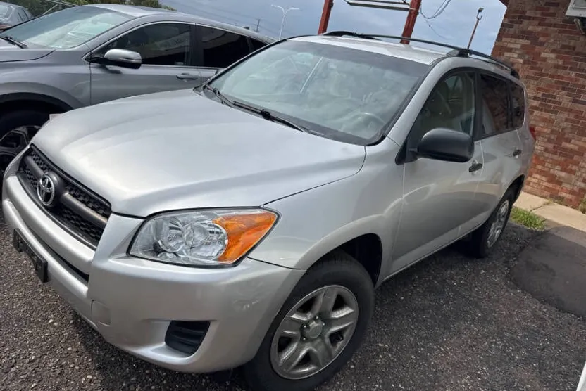 2011 Toyota RAV4 Base photo 1