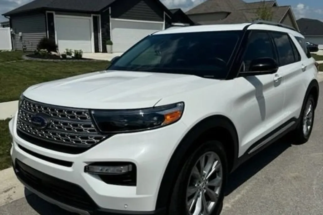 2022 Ford Explorer Limited photo 1