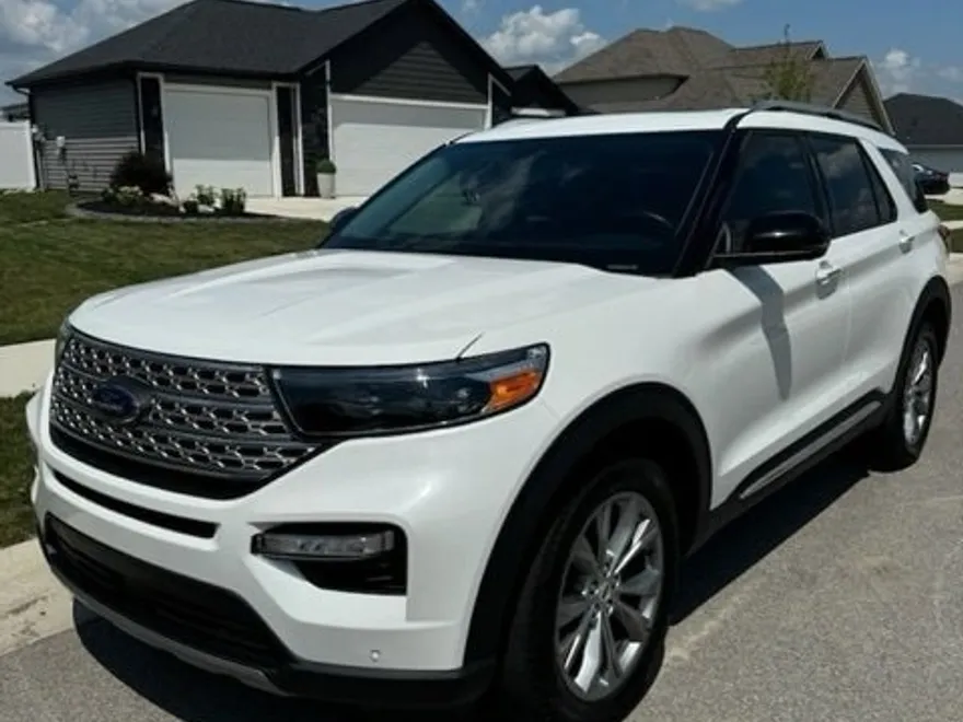 2022 Ford Explorer Limited photo 1