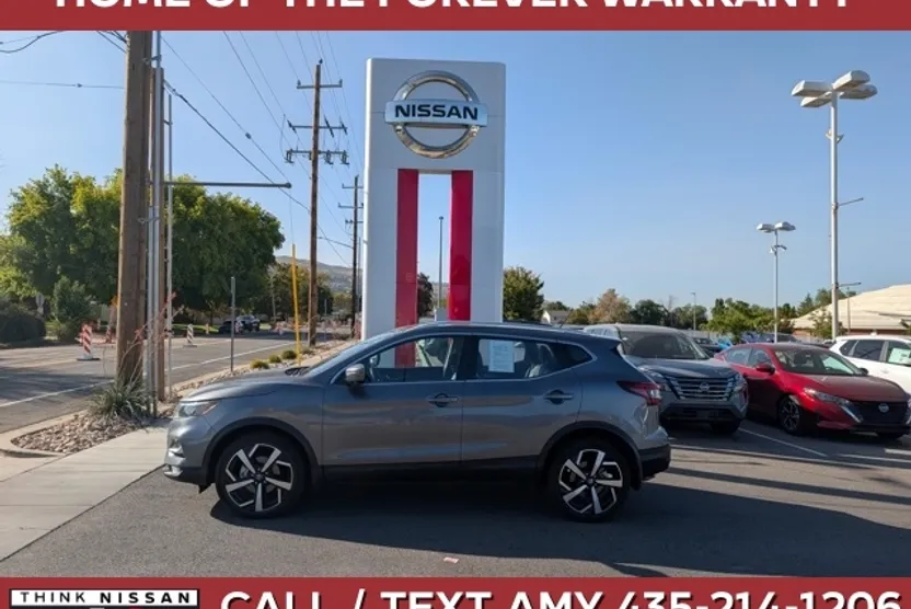 2022 Nissan Rogue Sport SL photo 1