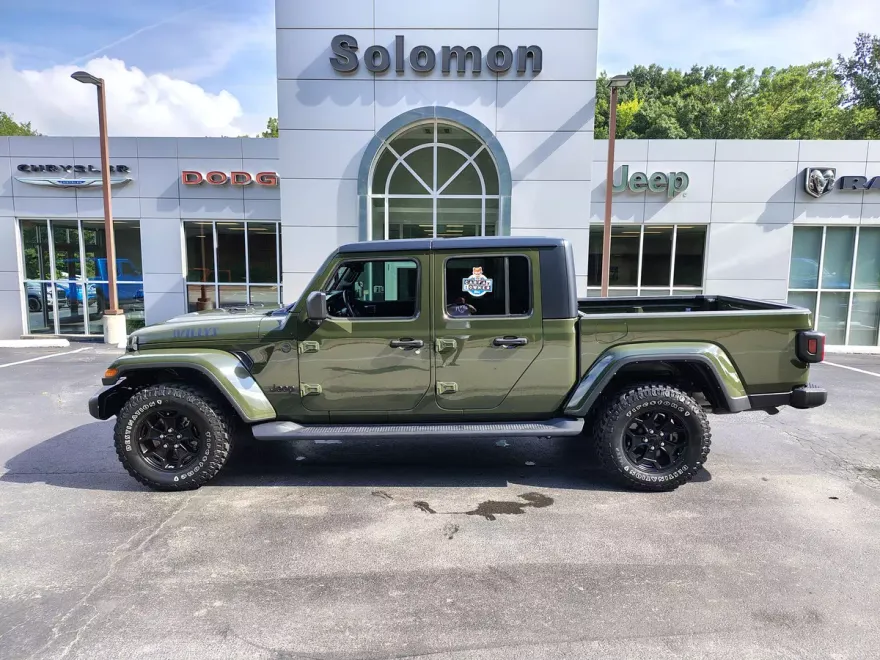 2022 Jeep Gladiator Willys photo 1