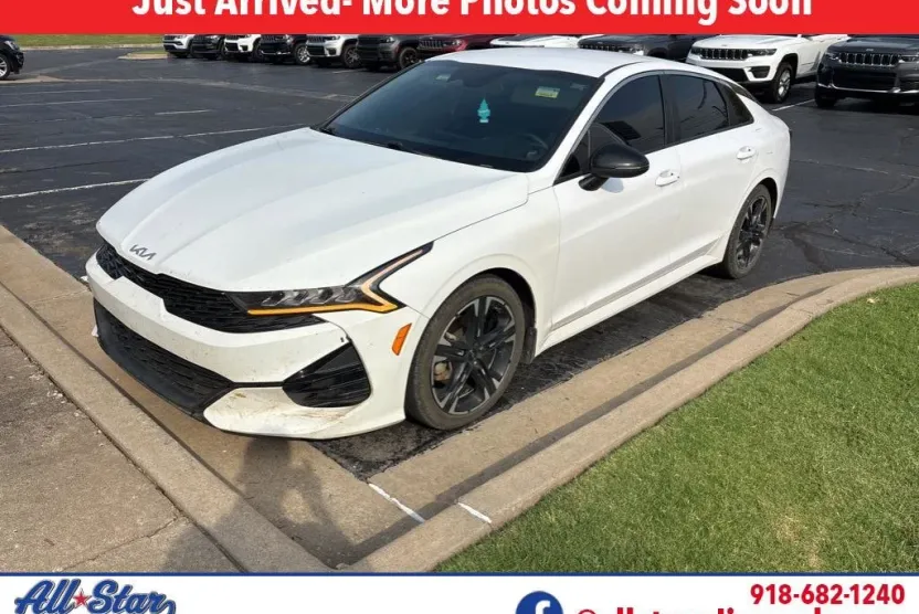 2022 Kia K5 GT-Line photo 1