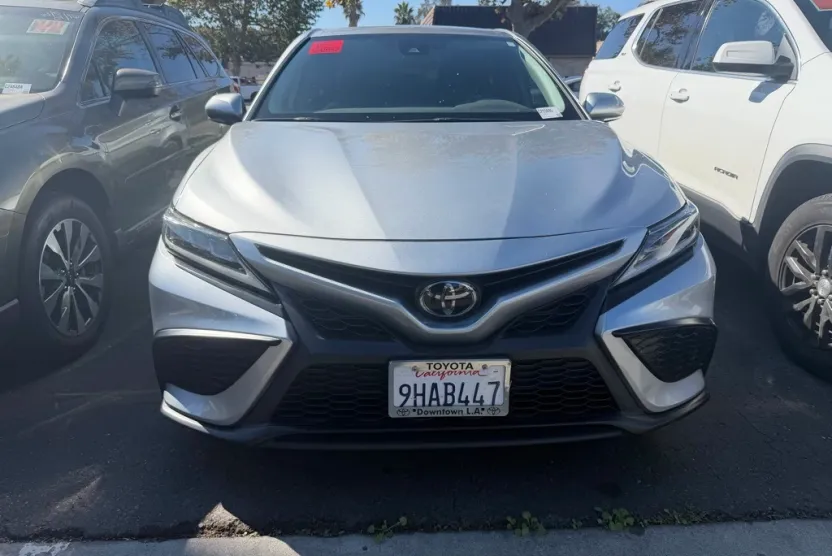 2023 Toyota Camry SE photo 1