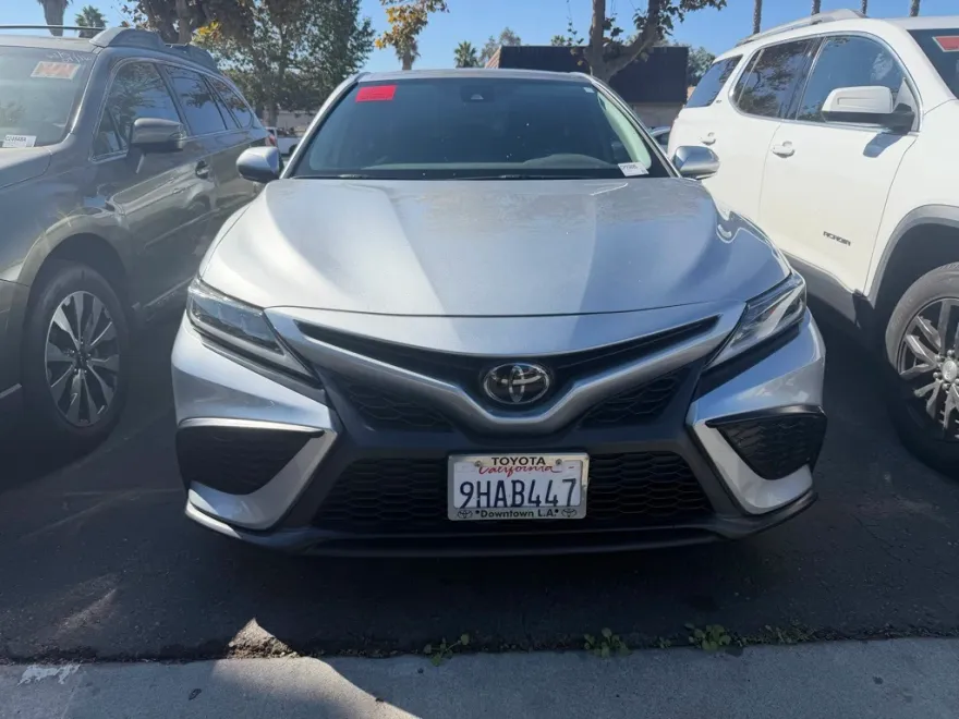 2023 Toyota Camry SE photo 1
