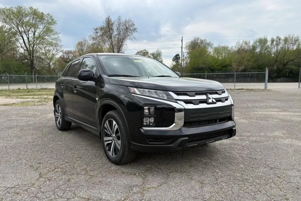 2025 Mitsubishi Outlander Sport ES photo 1
