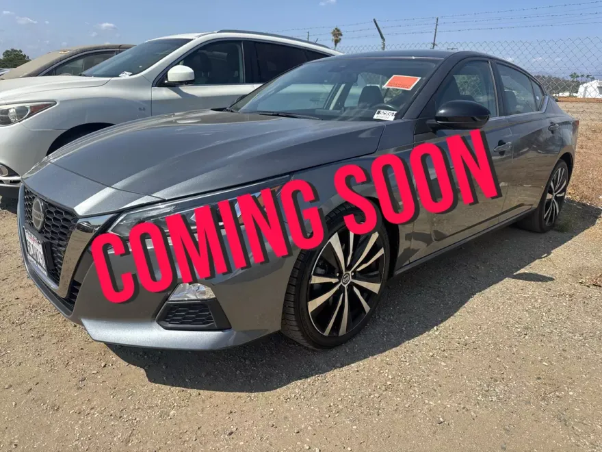 2022 Nissan Altima 2.5 SR photo 1