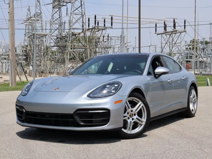 2022 Porsche Panamera 4 photo 1