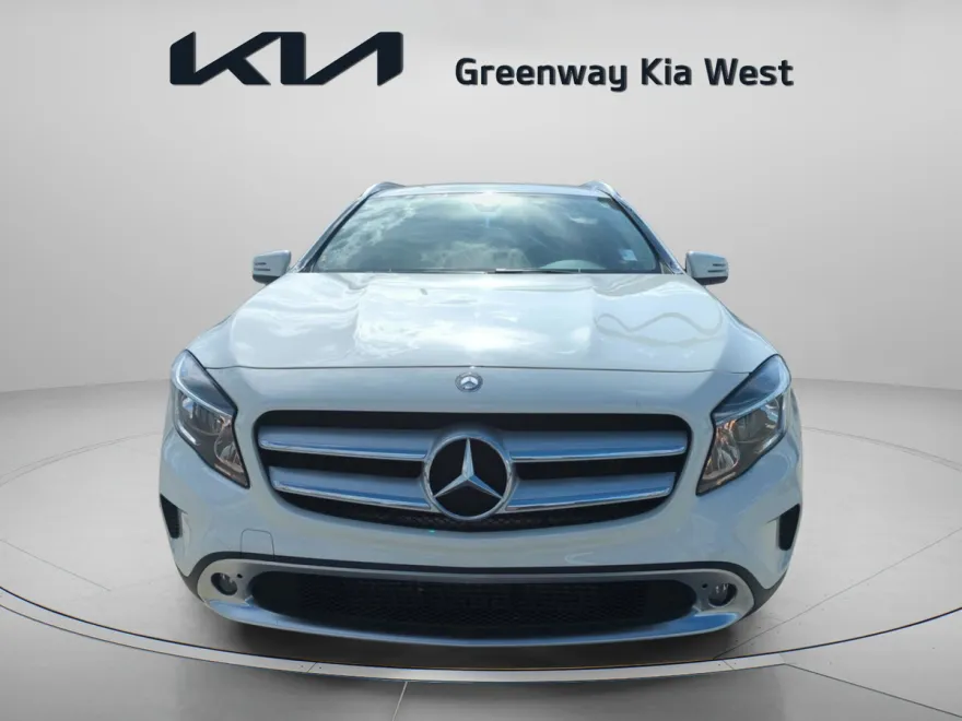 2017 Mercedes Benz GLA 250 photo 1