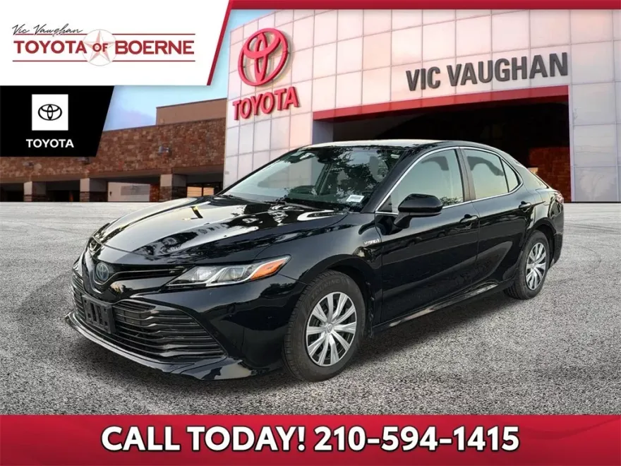 2020 Toyota Camry Hybrid LE photo 1