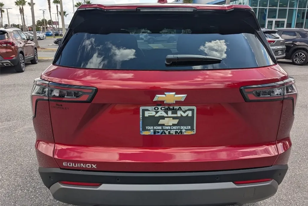 2026 Chevrolet Equinox LT photo 1