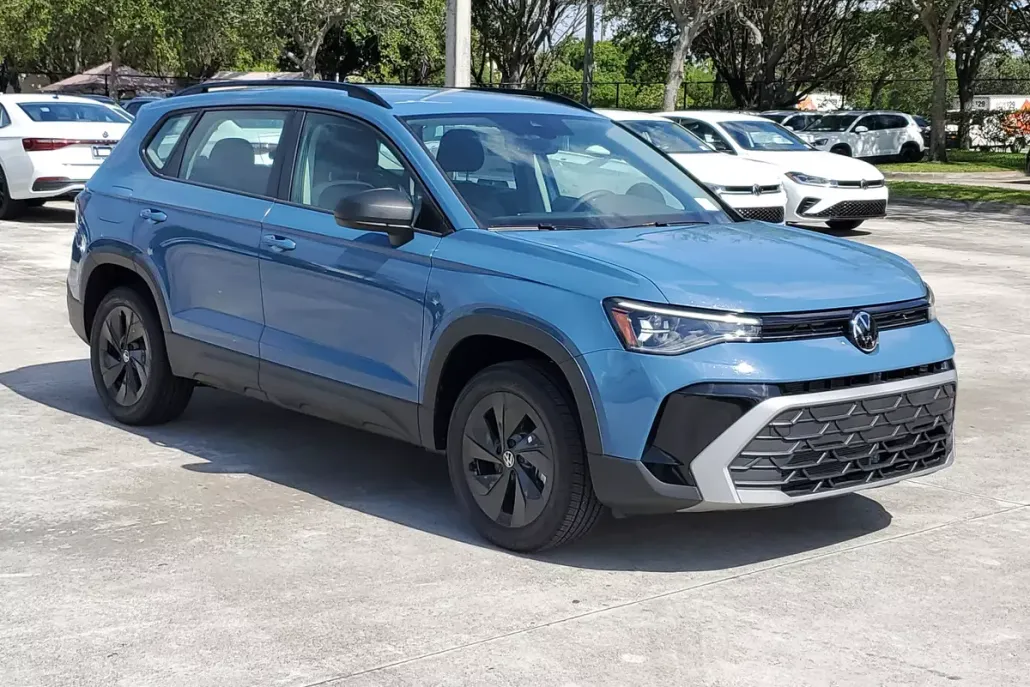 2025 Volkswagen Taos S photo 1