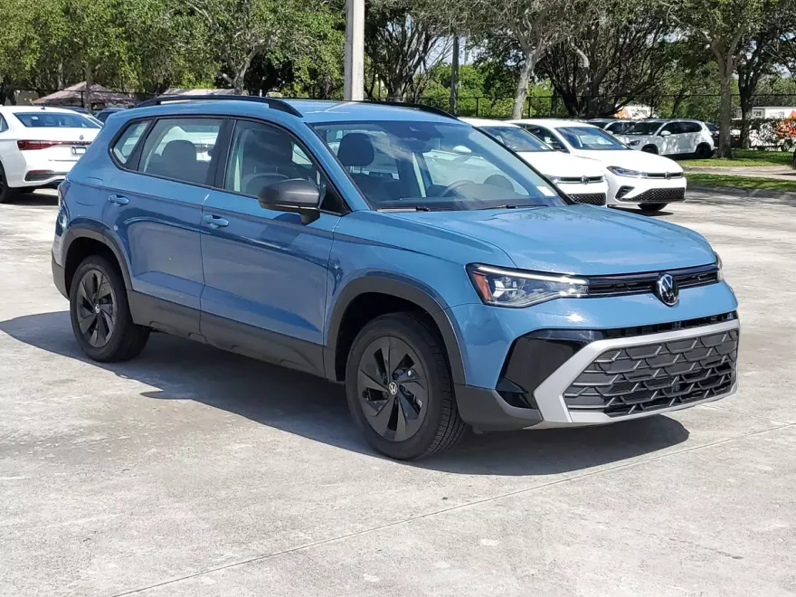 2025 Volkswagen Taos S photo 1