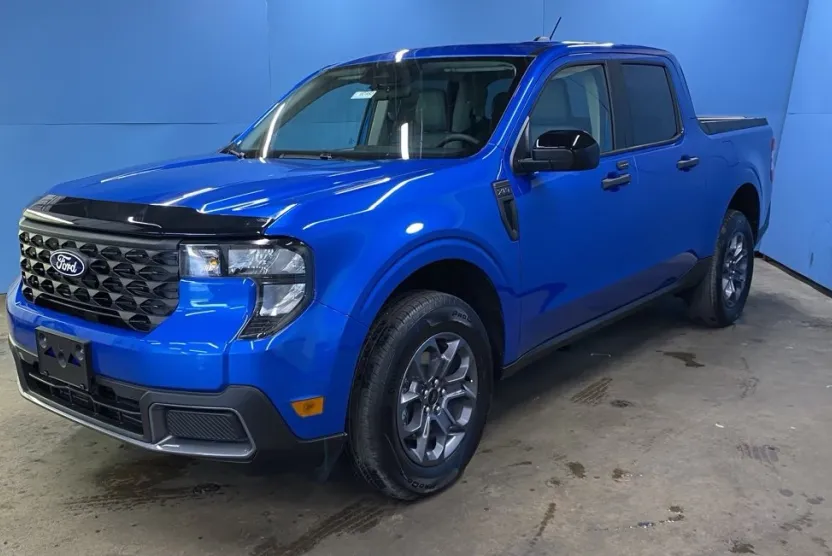 2025 Ford Maverick XLT photo 1