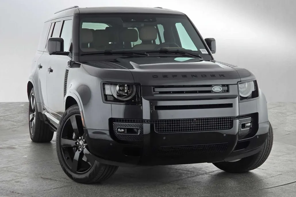 2025 Land Rover Defender V8 photo 1