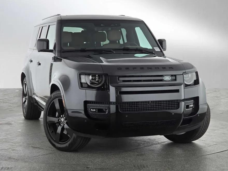 2025 Land Rover Defender V8 photo 1