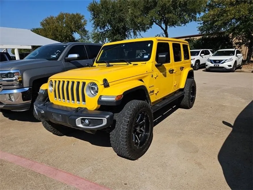 2020 Jeep Wrangler Unlimited Sahara photo 1