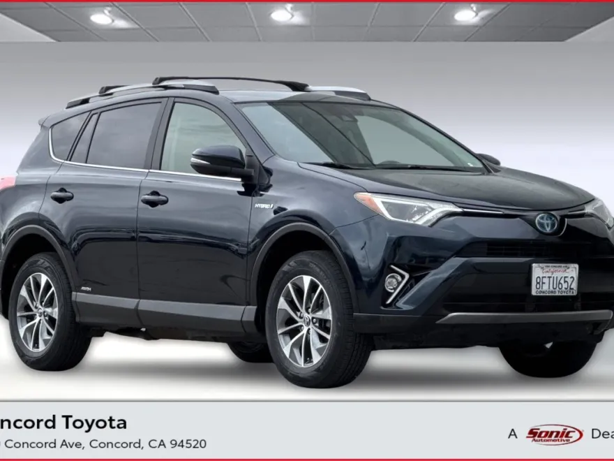 2018 Toyota RAV4 Hybrid LE photo 1