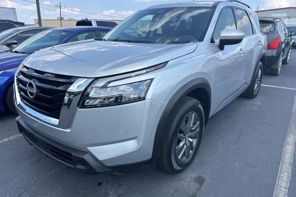 2025 Nissan Pathfinder SV photo 1
