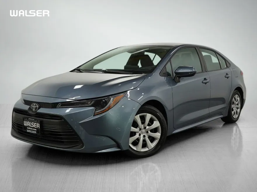 2024 Toyota Corolla LE photo 1