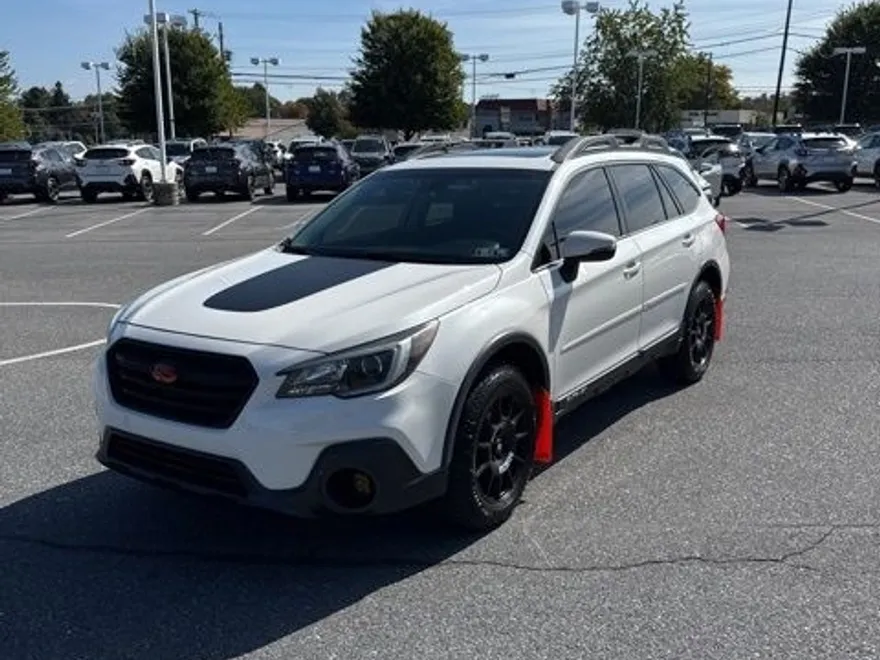 2018 Subaru Outback 2.5i Premium photo 1