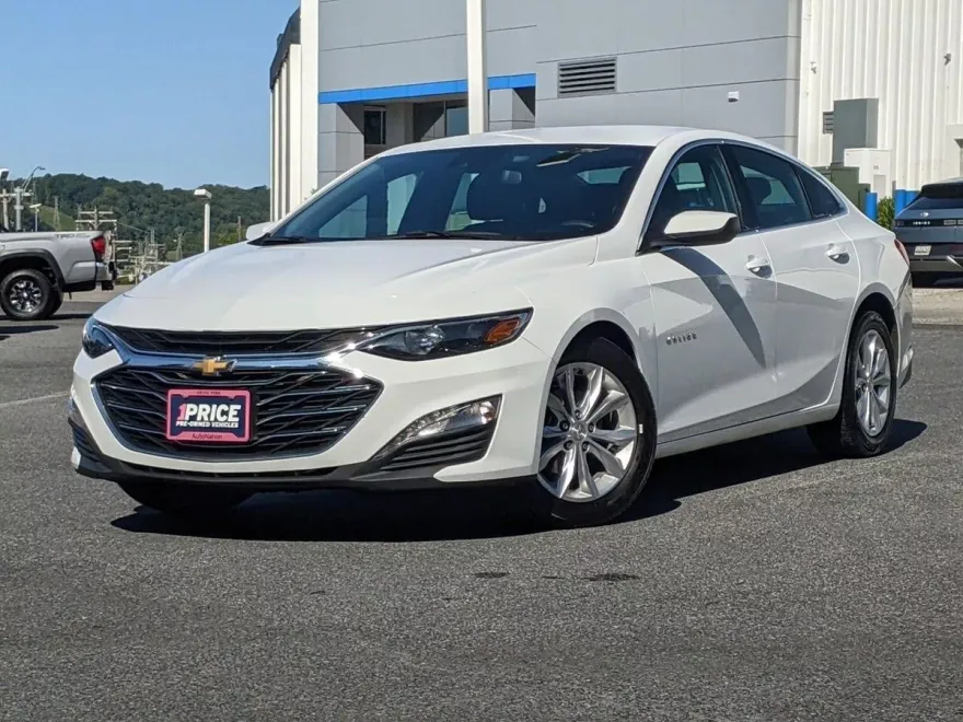 2023 Chevrolet Malibu 1LT photo 1