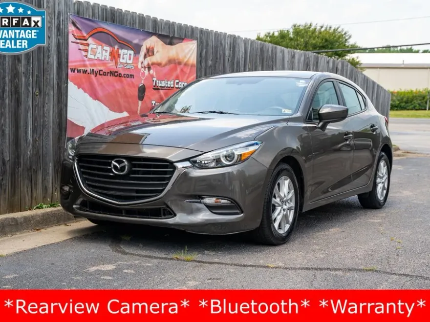 2017 Mazda Mazda3 Sport Hatchback photo 1