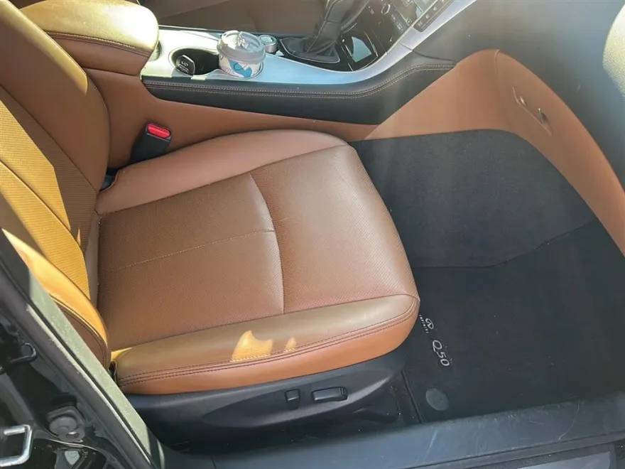 2023 Infiniti Q50 LUXE photo 1