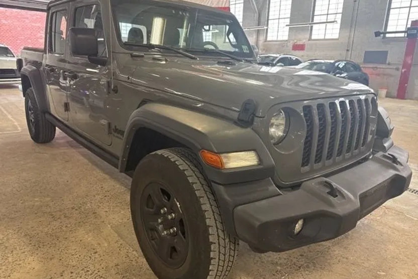 2021 Jeep Gladiator Sport photo 1