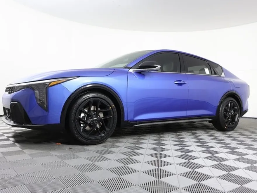 2025 Kia K4 GT-Line Turbo photo 1