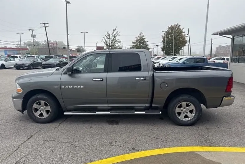 2011 Ram 1500 SLT photo 1
