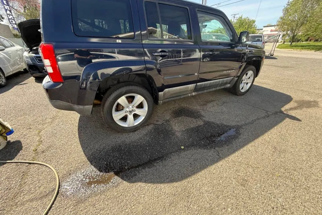 2011 Jeep Patriot Latitude photo 1
