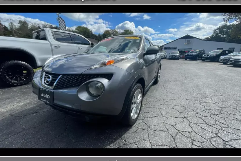 2011 Nissan Juke SL photo 1