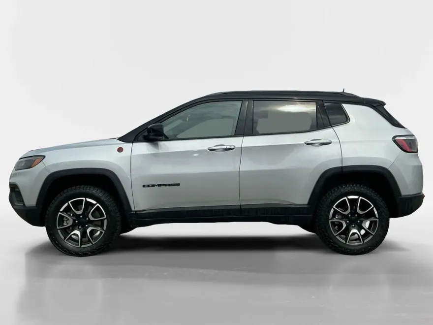 2024 Jeep Compass Trailhawk photo 1