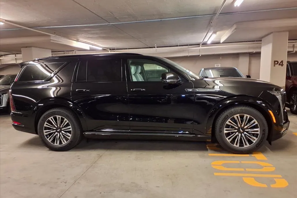 2026 Cadillac Escalade Sport photo 1