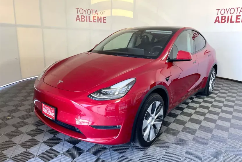 2022 Tesla Model Y Long Range photo 1