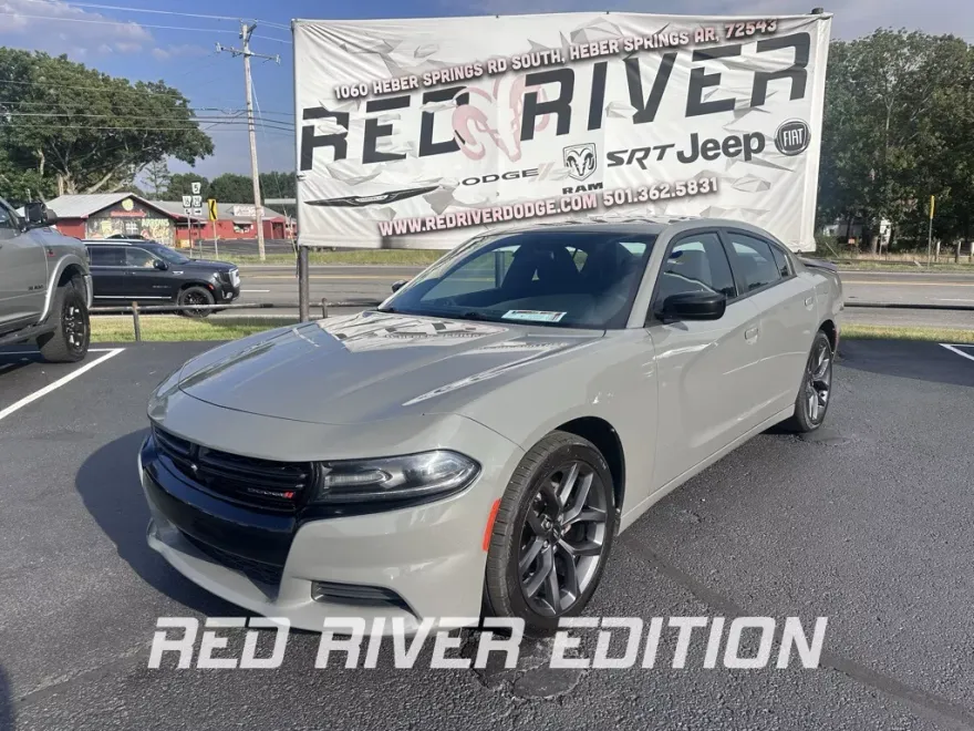 2019 Dodge Charger SXT photo 1