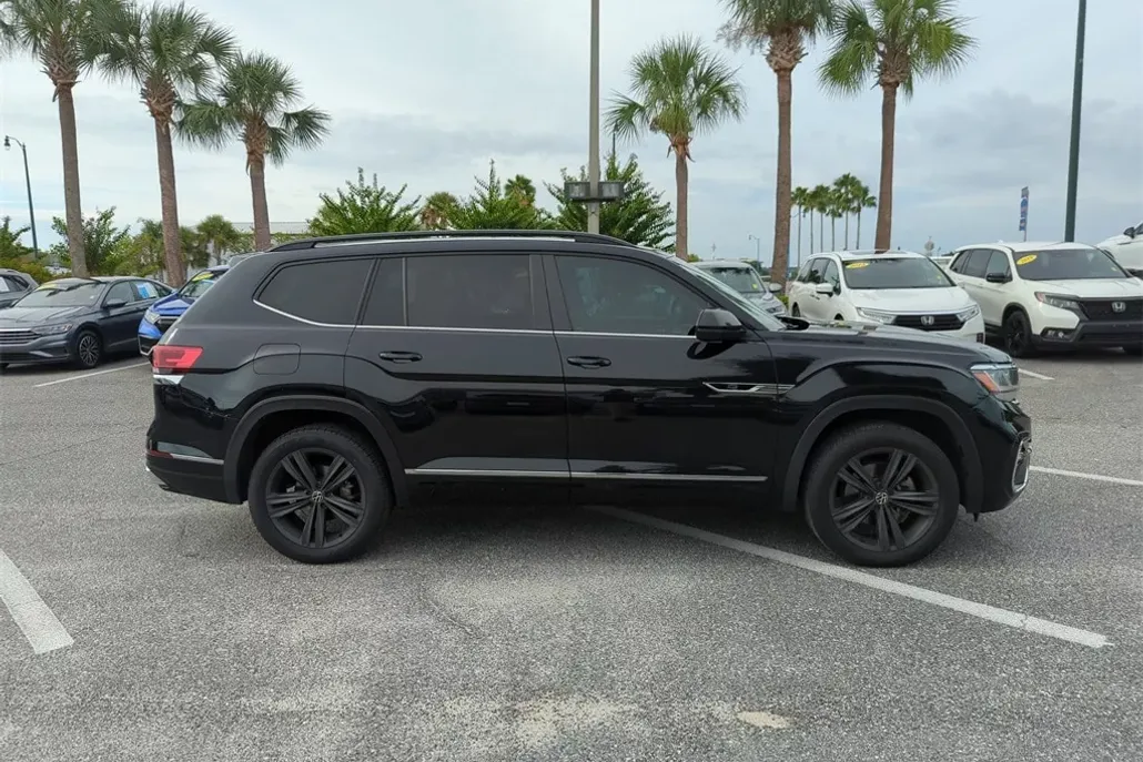 2021 Volkswagen Atlas V6 SE Technology R-Line photo 1