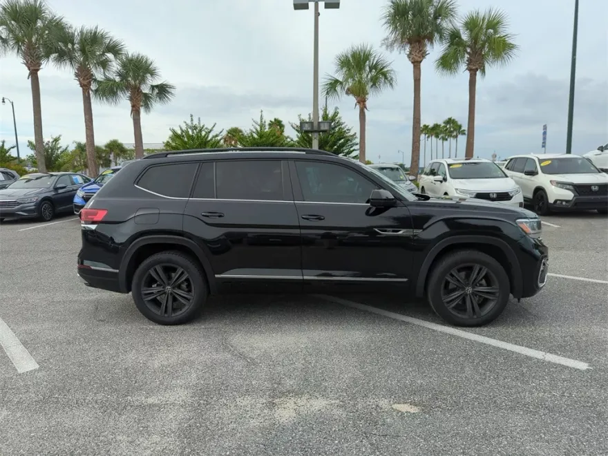 2021 Volkswagen Atlas V6 SE Technology R-Line photo 1