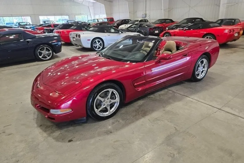 2002 Chevrolet Corvette photo 1