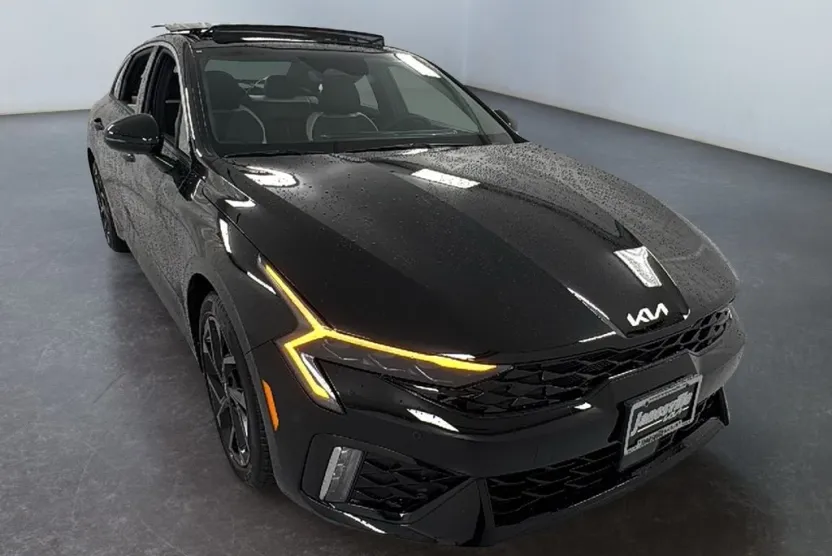 2026 Kia K5 GT-Line photo 1