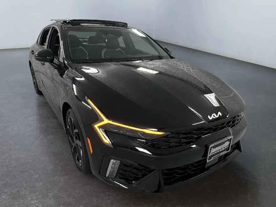 2026 Kia K5 GT-Line photo 1