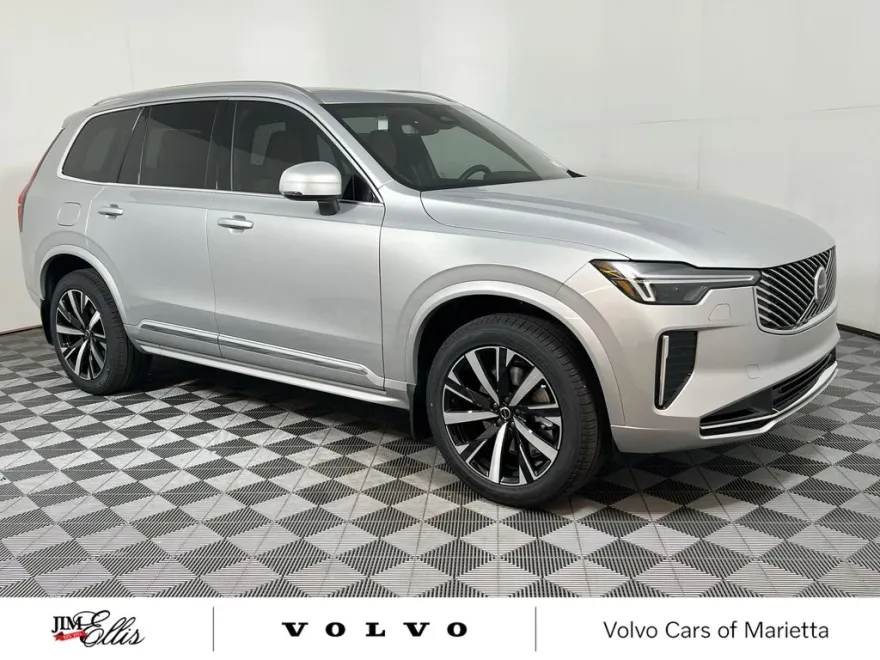 2025 Volvo XC90 Core photo 1