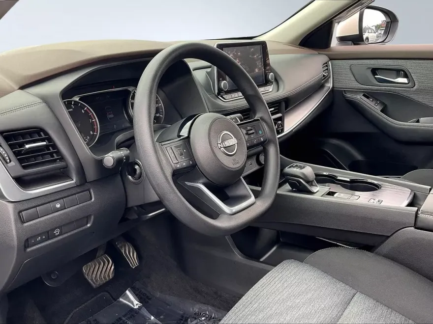 2023 Nissan Rogue SV photo 13