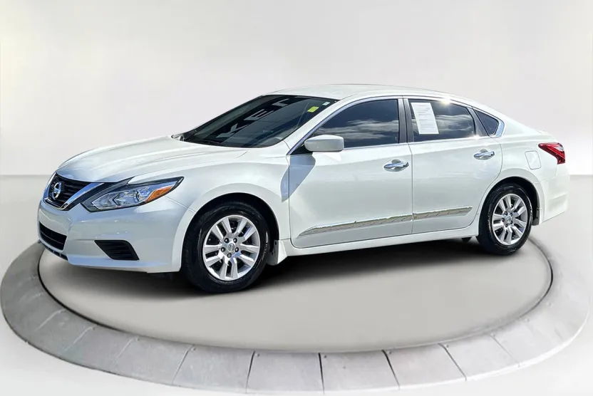 2016 Nissan Altima 2.5 S photo 1