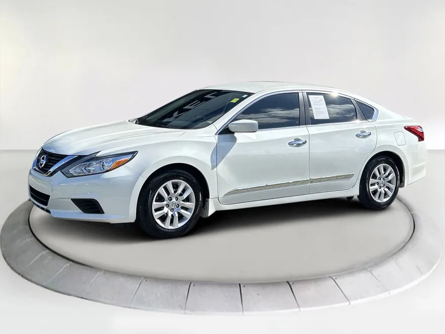 2016 Nissan Altima 2.5 S photo 1