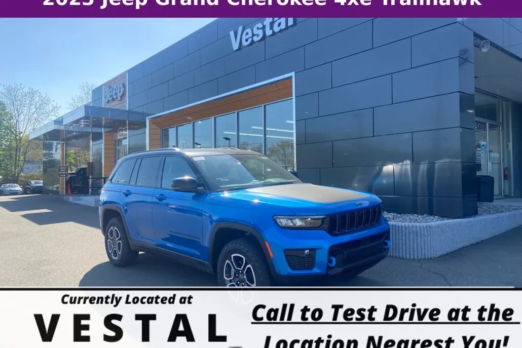 2023 Jeep Grand Cherokee Trailhawk 4xe photo 1