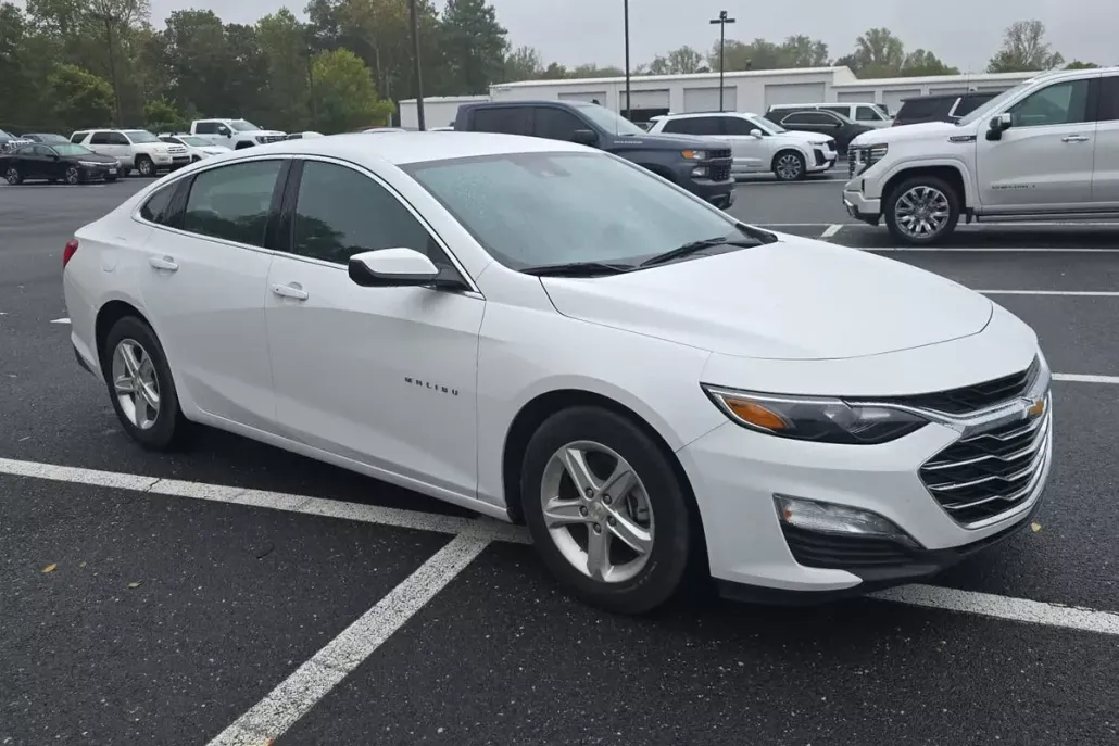 2024 Chevrolet Malibu 1LT photo 1