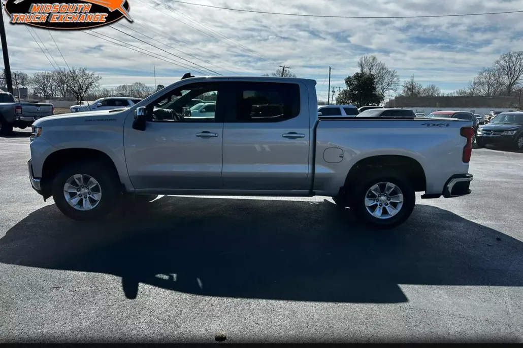 2020 Chevrolet Silverado 1500 LT photo 1