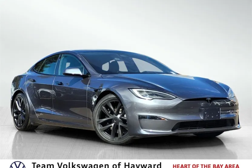 2022 Tesla Model S photo 1