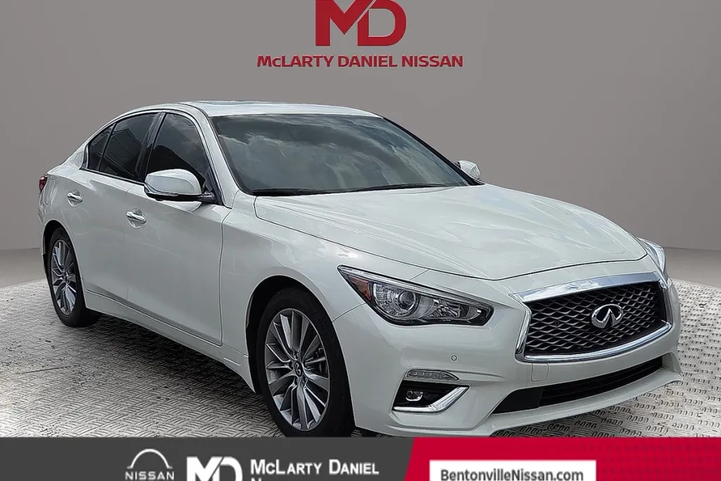 2022 Infiniti Q50 LUXE photo 1